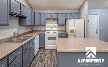 1504 S Campbell Trail in Sioux Falls, SD - Foto de edificio - Building Photo