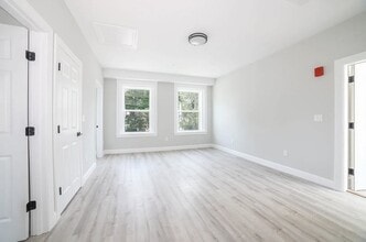 566-572-572 Main St in Shrewsbury, MA - Building Photo - Building Photo