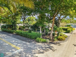 700 NE 21st Dr in Wilton Manors, FL - Building Photo - Building Photo