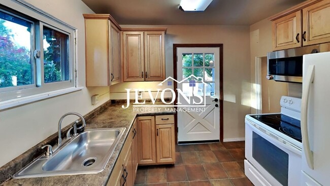 201 N 36th Ave in Yakima, WA - Building Photo - Building Photo