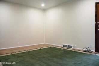 2 Charming Ln in Albany, NY - Building Photo - Building Photo