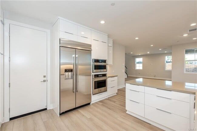 589 McFadden St in Placentia, CA - Foto de edificio - Building Photo