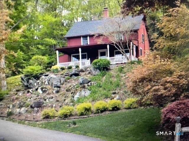 75 Lake Lillinonah Rd N in Bridgewater, CT - Building Photo