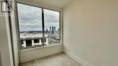 30 Elm Dr W in Mississauga, ON - Building Photo - Building Photo