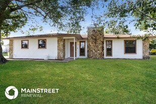 1699 Travis St SE in Palm Bay, FL - Building Photo