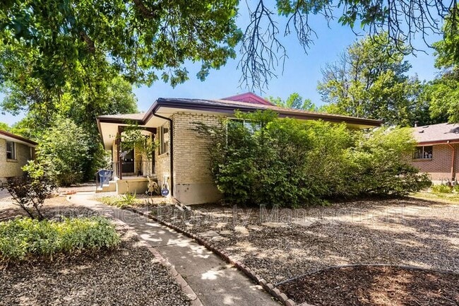 property at 1142 W Ida Ave