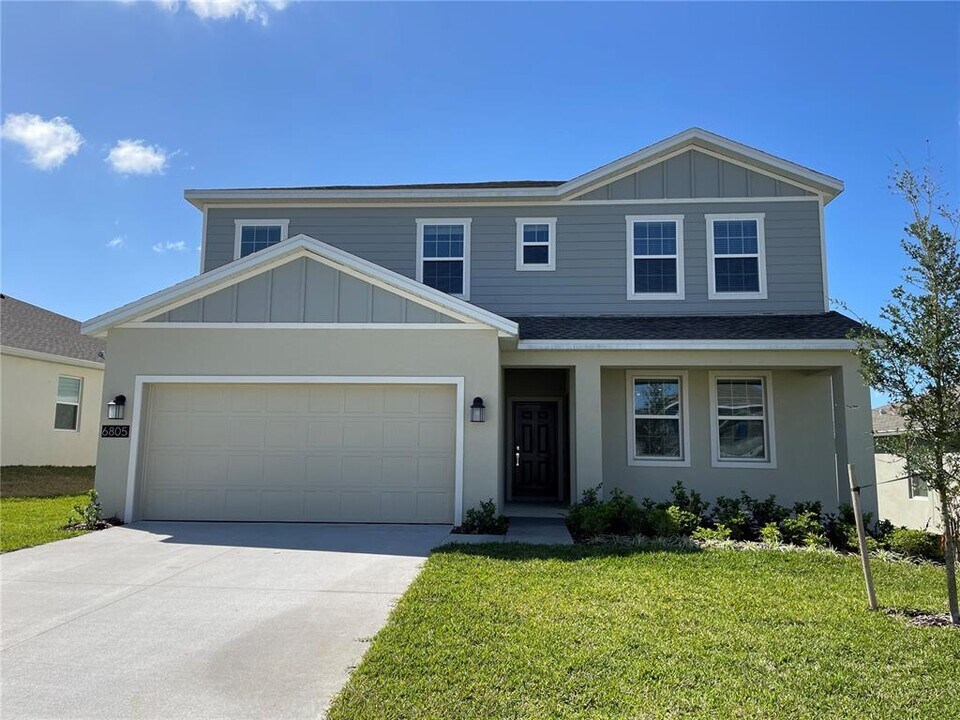 6805 Perch Hammock Lp in Groveland, FL - Building Photo