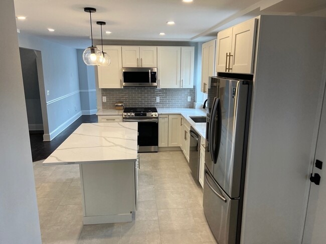 79 Robert St, Unit 1 in Boston, MA - Building Photo - Building Photo