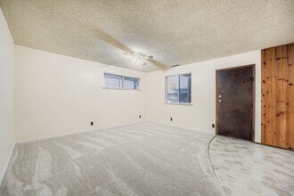 1035 SW 122nd St-Unit -Unit B in Burien, WA - Building Photo - Building Photo