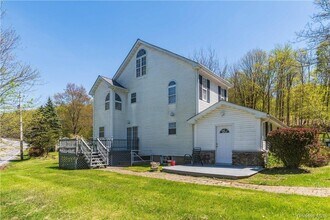 11 Stage Coach Rd in Warwick, NY - Building Photo - Building Photo