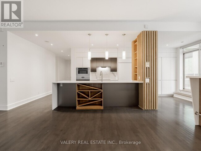 61 Yorkville Ave in Toronto, ON - Building Photo - Building Photo