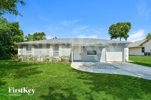 910 Clayton Dr in Deltona, FL - Building Photo