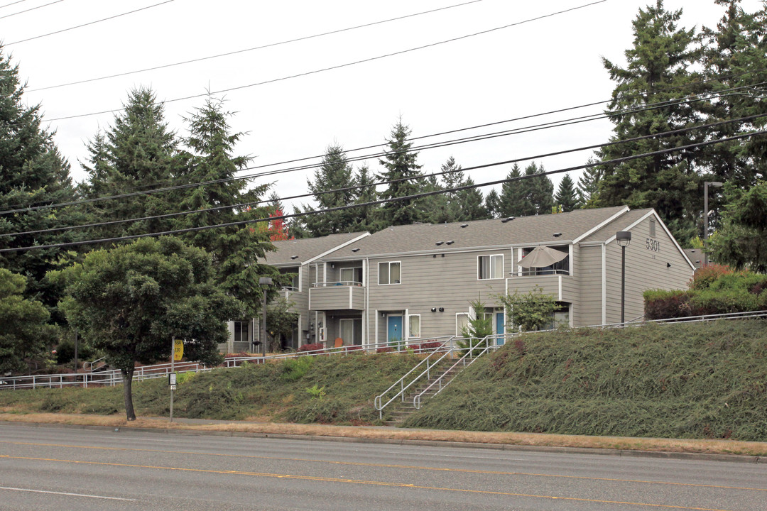 Bergerson Terrace in University Place, WA - Building Photo