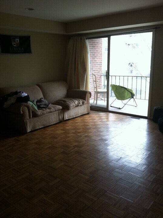 351 Homeland Southway in Baltimore, MD - Building Photo