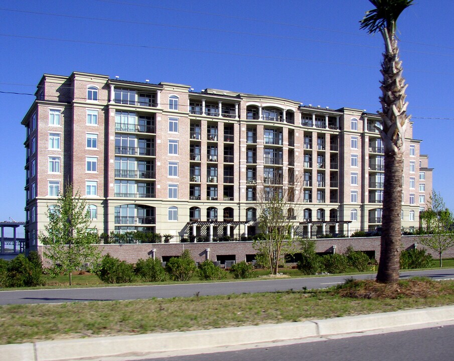 Renaissance on Charleston Harbor South in Mount Pleasant, SC - Foto de edificio