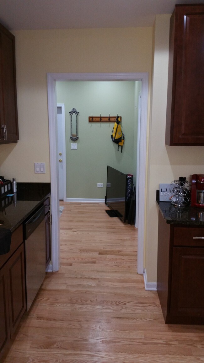 2249 S California Ave, Unit 2R in Chicago, IL - Building Photo - Building Photo