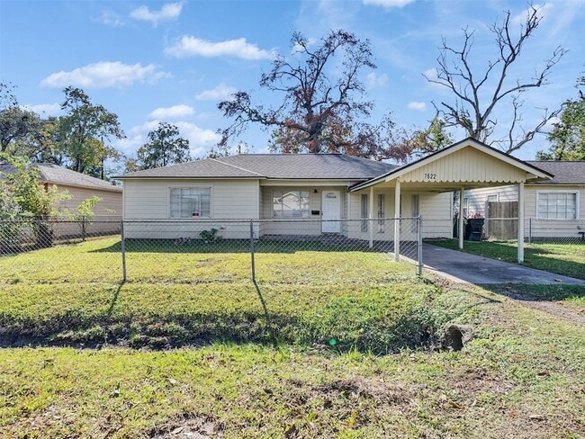 7622 S Hall St in Houston, TX - Foto de edificio - Building Photo