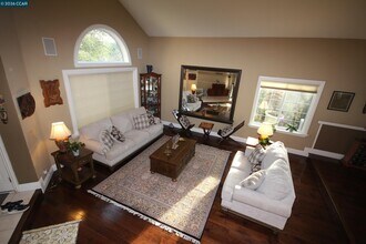 243 Viewpoint Dr in Danville, CA - Building Photo - Building Photo