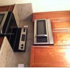 2614 Riverside Dr in Coral Springs, FL - Building Photo - Building Photo