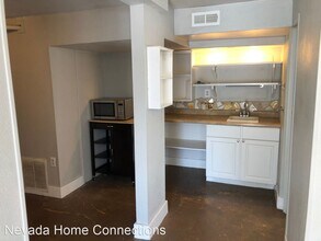 1130 Buena Vista Ave in Reno, NV - Building Photo - Building Photo