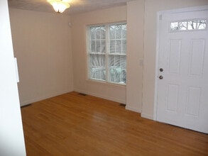 104 Pond St, Unit 104 in Attleboro, MA - Building Photo - Building Photo