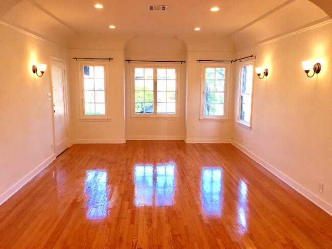 1106.5 S Doheny Dr in Los Angeles, CA - Building Photo - Building Photo