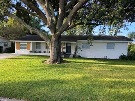 4112 Dublin St, Unit Main House in Orlando, FL - Building Photo