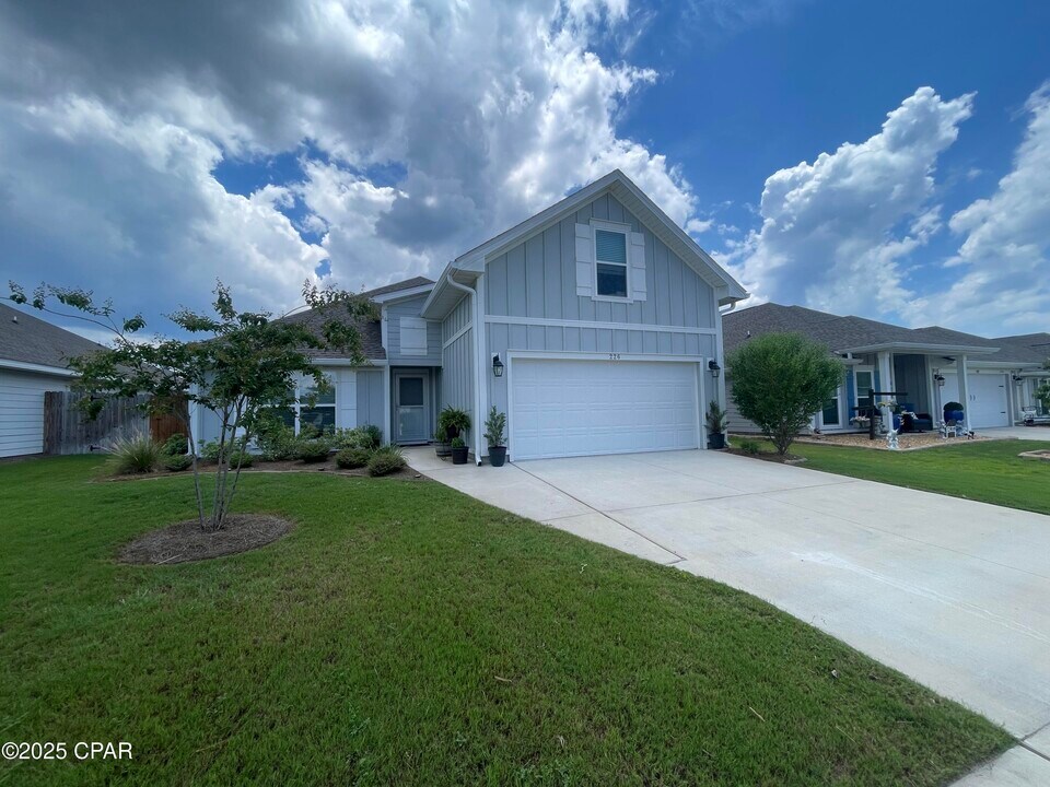 226 Bayou Bend Ln in Callaway, FL - Building Photo
