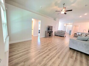 1813 Leigh Lp in Gonzalez, FL - Building Photo - Building Photo