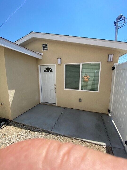 549 E Tujunga Ave, Unit 549 e Tujunga Ave in Burbank, CA - Building Photo