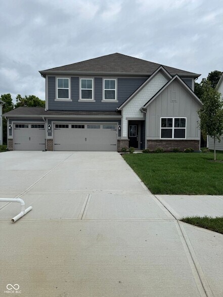 1135 Marston Ln, Unit 8252 in Avon, IN - Building Photo