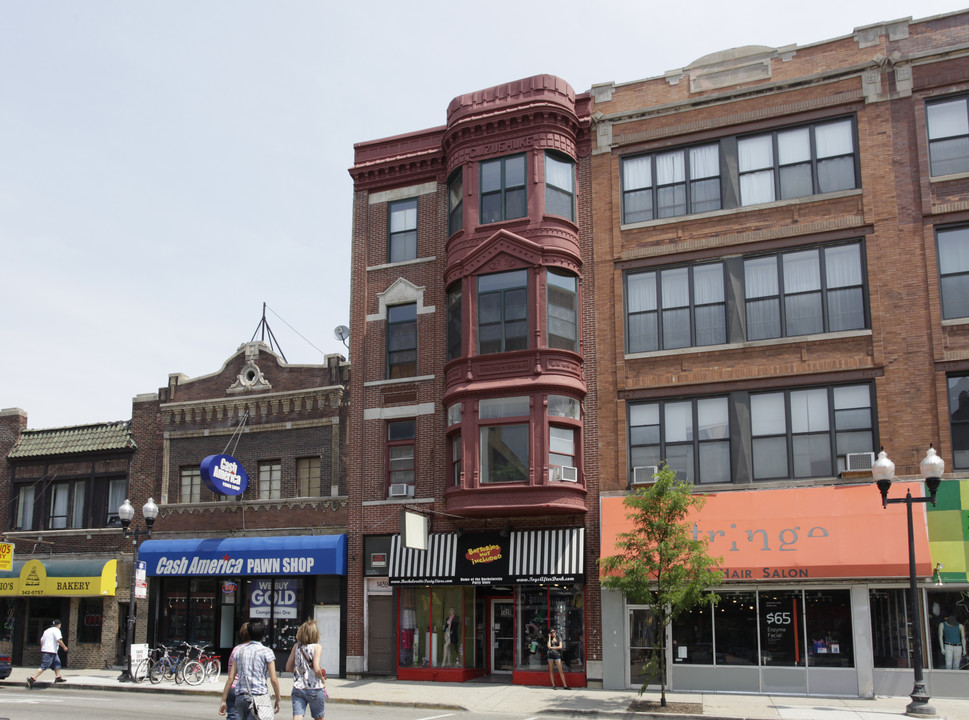 1439 N Milwaukee Ave in Chicago, IL - Foto de edificio