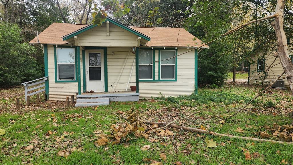 502 S Owensville St in Franklin, TX - Building Photo