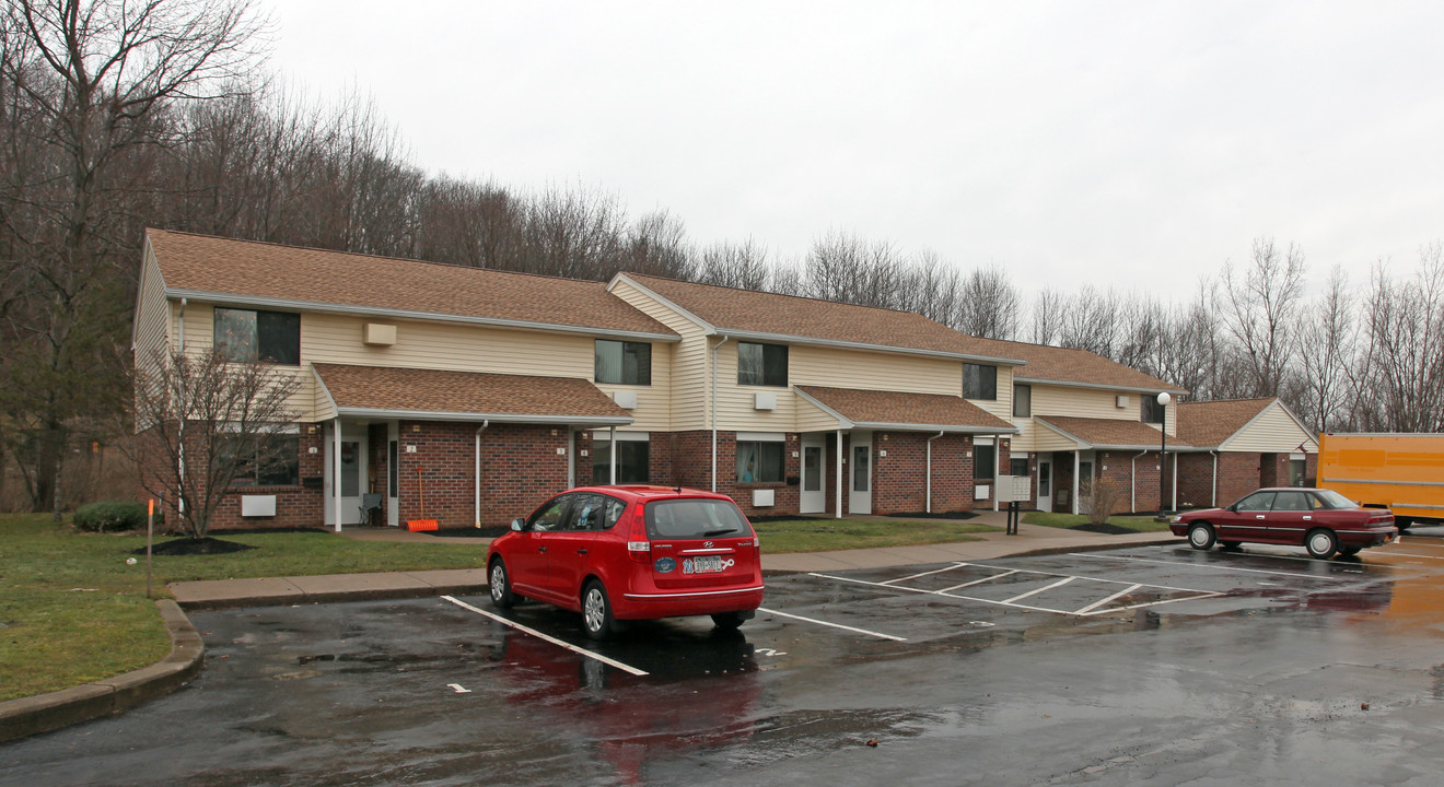 Macedon Manor Apartments in Macedon, NY - Building Photo