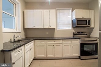 711 N 63rd St in Philadelphia, PA - Building Photo - Building Photo