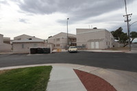 Hampton Court in Henderson, NV - Building Photo - Building Photo