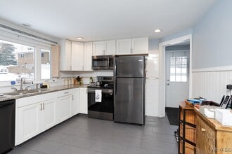 1090 Stolle Rd in Elma, NY - Building Photo - Building Photo