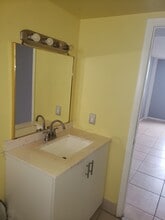 15600 NW 7th Ave, Unit 607 in Miami, FL - Foto de edificio - Building Photo