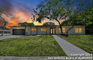 215 Shadywood Ln in San Antonio, TX - Building Photo