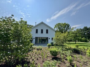 24 Old Roxbury Rd in Roxbury, CT - Building Photo - Building Photo