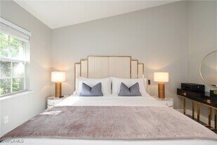 3540 Avion Woods Ct in Naples, FL - Building Photo