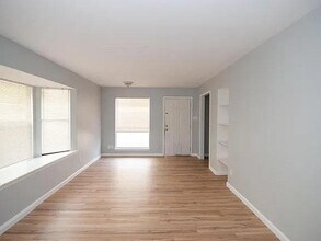 2000 Wheless Ln in Austin, TX - Building Photo - Building Photo
