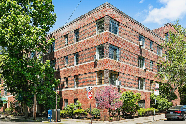 97 Strathmore Rd, Unit 2 in Boston, MA - Foto de edificio - Building Photo