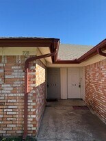 708 E Pecan St in Hurst, TX - Building Photo