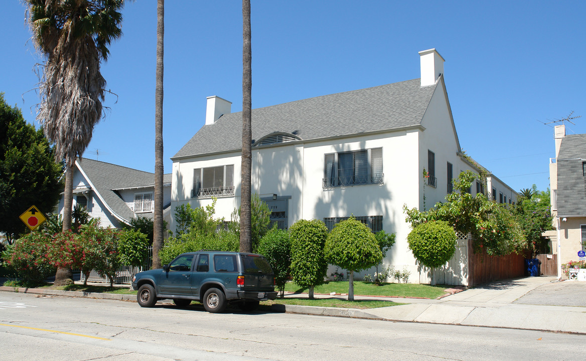 709 S Norton Ave in Los Angeles, CA - Building Photo