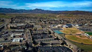 Bear Valley Village Apartments in Lakewood, CO - Foto de edificio - Building Photo