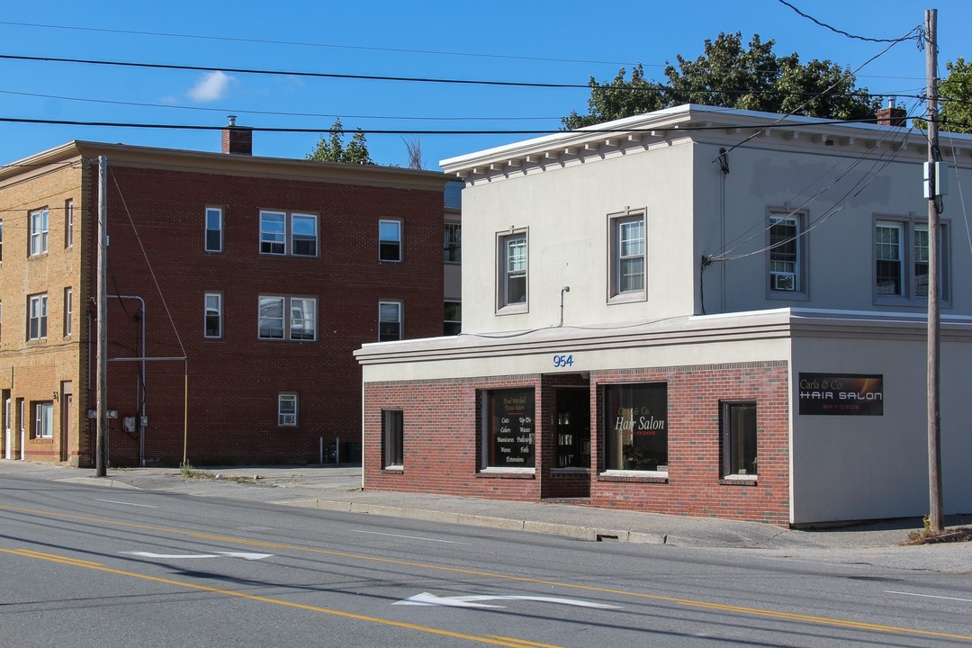 946-954 Lisbon St in Lewiston, ME - Foto de edificio