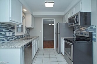 4537 Birchwold Rd in South Euclid, OH - Building Photo - Building Photo