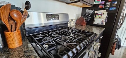 17710 Mill Valley Rd, Unit Room #3 in Granite Falls, WA - Foto de edificio - Building Photo