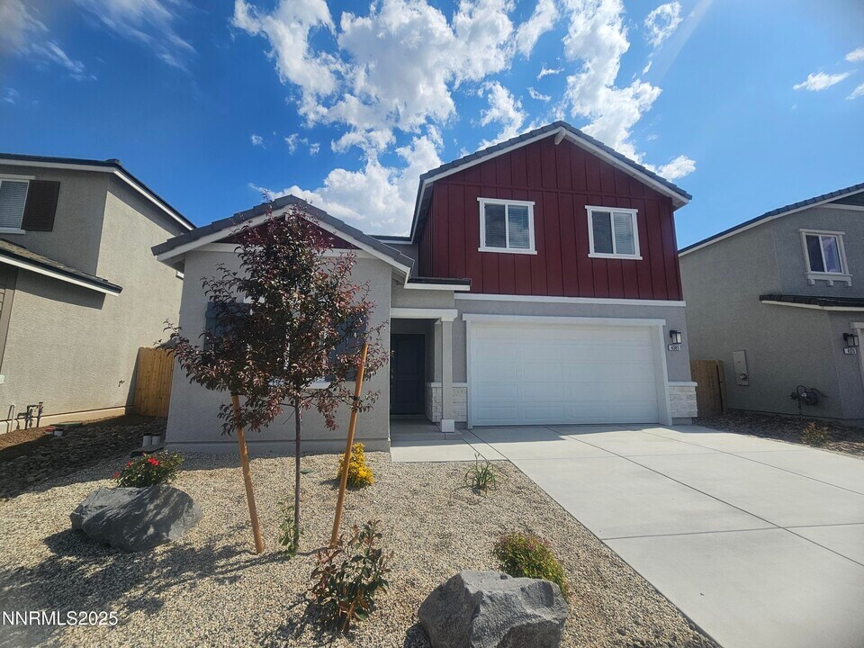 4381 Misty Woods Wy in Sparks, NV - Building Photo